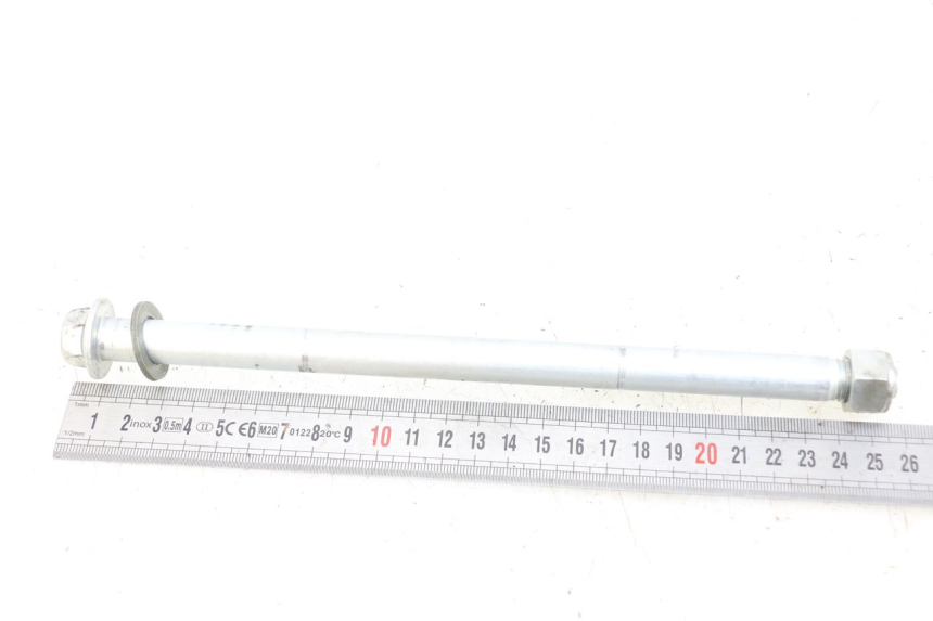 photo de SWING ARM AXLE SUZUKI GZ MARAUDER 125 (1998 - 2004)