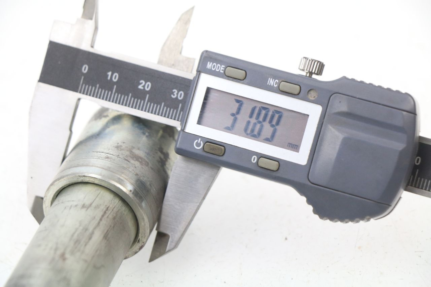 photo de SWING ARM AXLE HONDA CBR 929 RR FIREBLADE 900 (2000 - 2001)