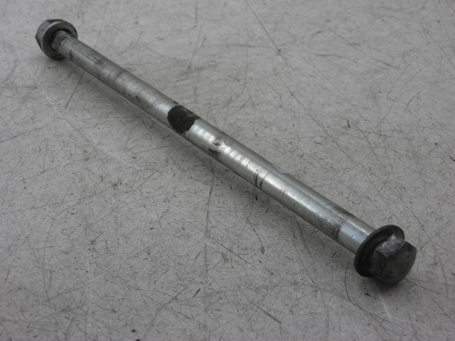 photo de SWINGARM PIVOT BOLT HONDA CM 125 (1983 - 2003)