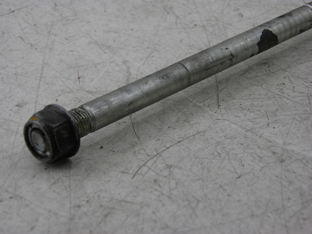 photo de SWINGARM PIVOT BOLT HONDA CM 125 (1983 - 2003)
