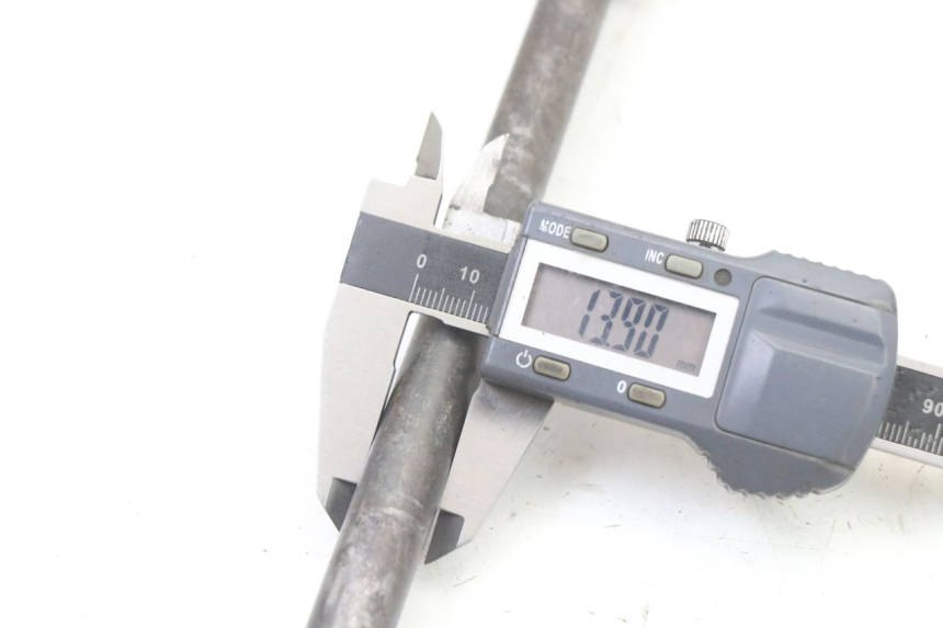 photo de SWING ARM AXLE HONDA CR 85 (2003 - 2007)