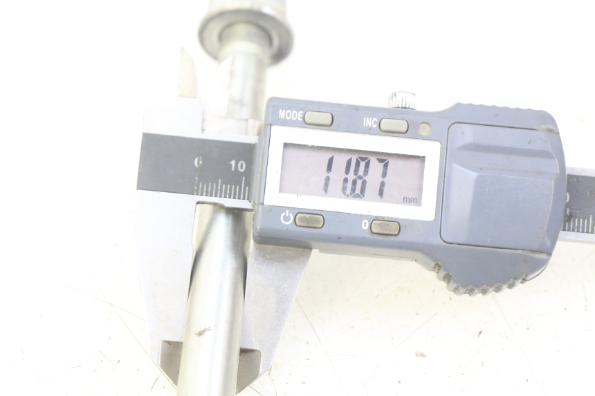 photo de SWINGARM PIVOT AXIS HONDA CRF CR-F 125 (2022 - 2023)