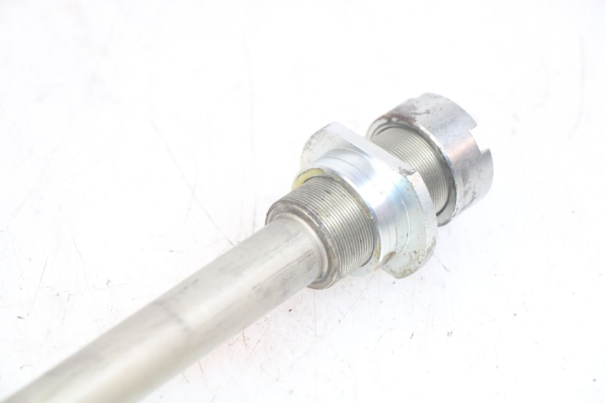 photo de SWINGARM PIVOT BOLT KAWASAKI Z 750 (2007 - 2013)