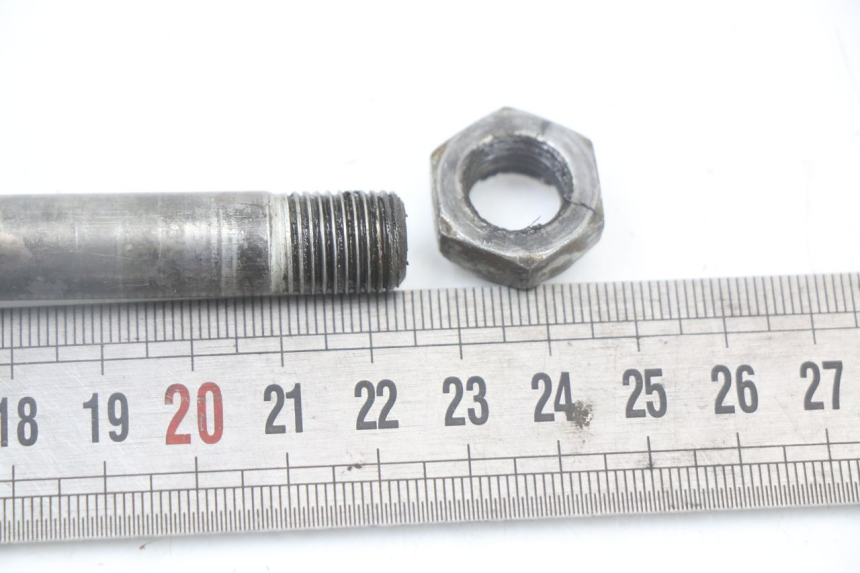 photo de SWINGARM PIVOT AXIS KAWASAKI KX 85 (2014 - 2021)