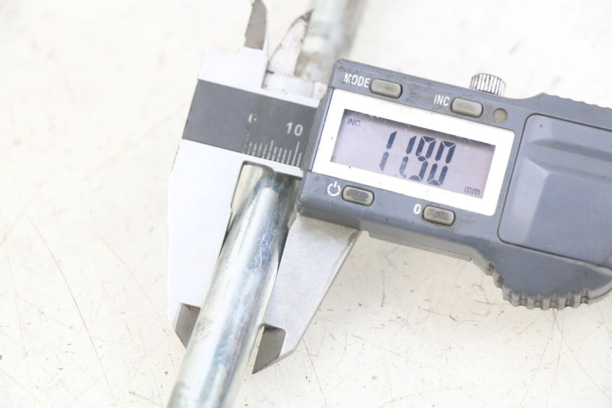 photo de SWINGARM PIVOT AXIS KAWASAKI KX L 85 (2022 - 2024)