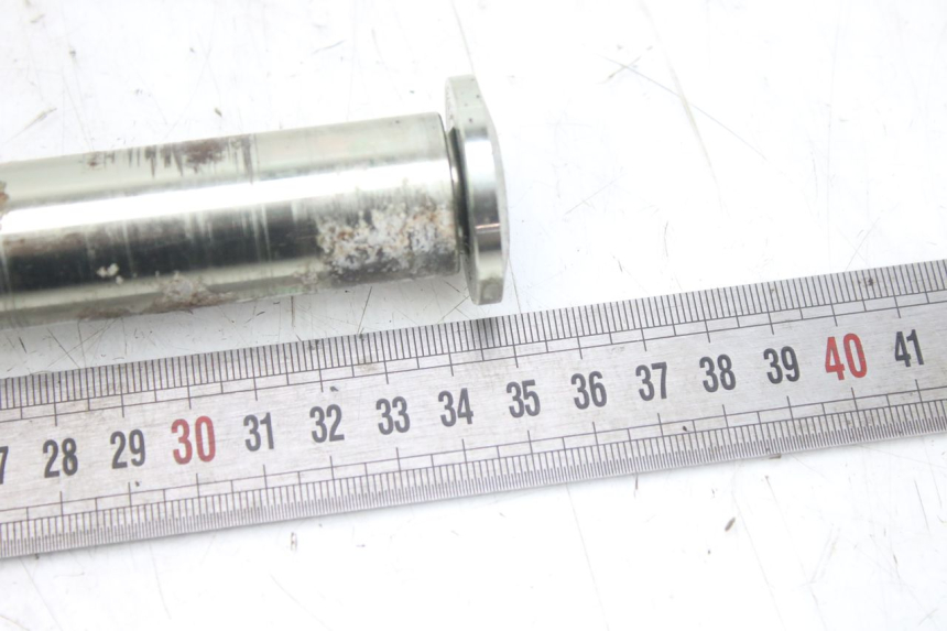 photo de SWINGARM PIVOT BOLT TRIUMPH SPRINT ST 955 (1999 - 2001)