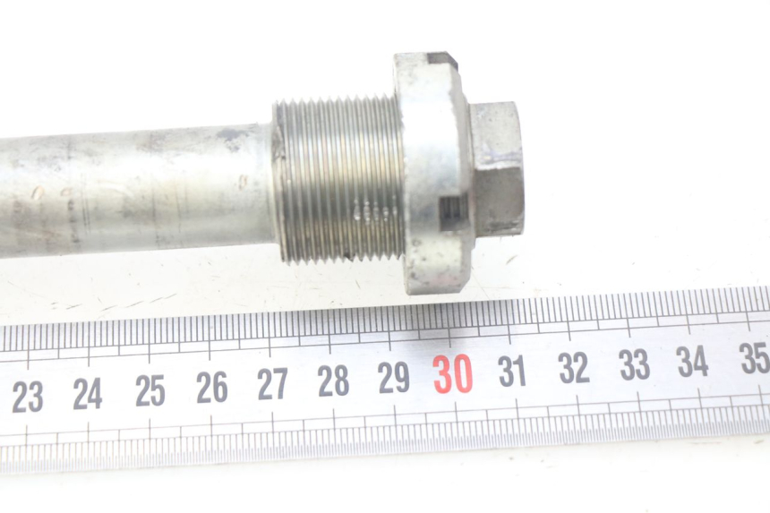 photo de SWINGARM PIVOT BOLT SUZUKI SV N 650 (1999 - 2002)