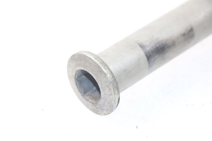 photo de SWING ARM AXLE TRIUMPH SPRINT ST ABS 1050 (2005 - 2007)