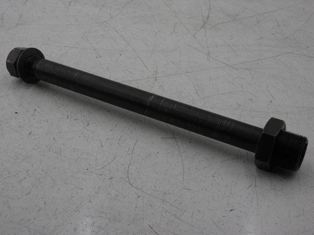 photo de SWING ARM AXLE YAMAHA FJR 1300 (2004 - 2005)