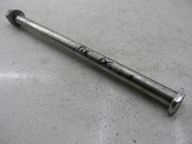 photo de SWING ARM AXLE YAMAHA FZX FAZER 750 (1987 - 1998)