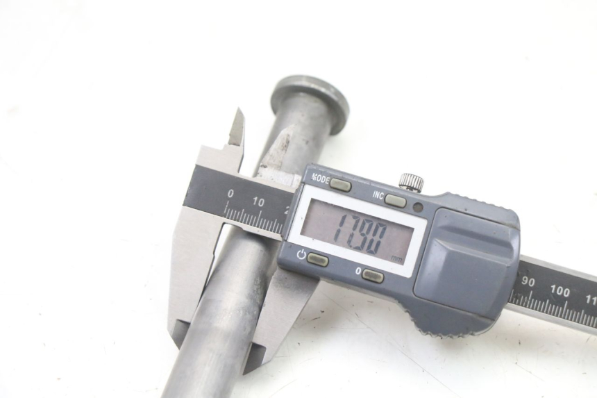 photo de SWING ARM AXLE YAMAHA YZ 125 (2006 - 2016)
