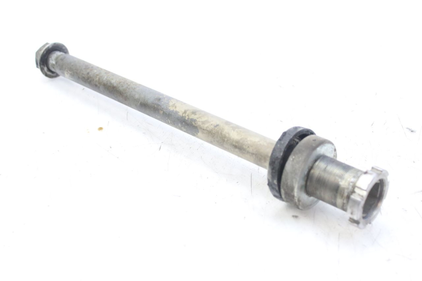 photo de SWINGARM PIVOT AXIS YAMAHA YZF R1 1000 (2007 - 2008)
