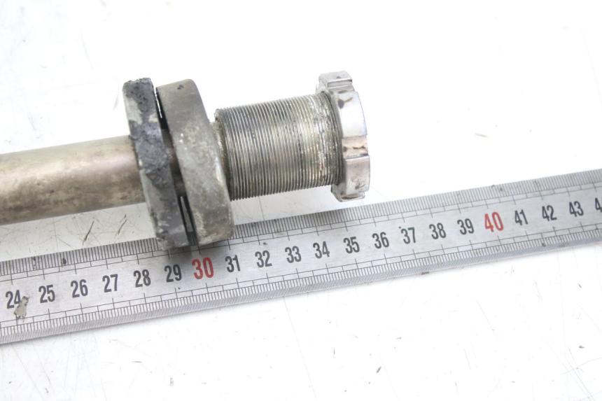 photo de SWINGARM PIVOT AXIS YAMAHA YZF R1 1000 (2007 - 2008)