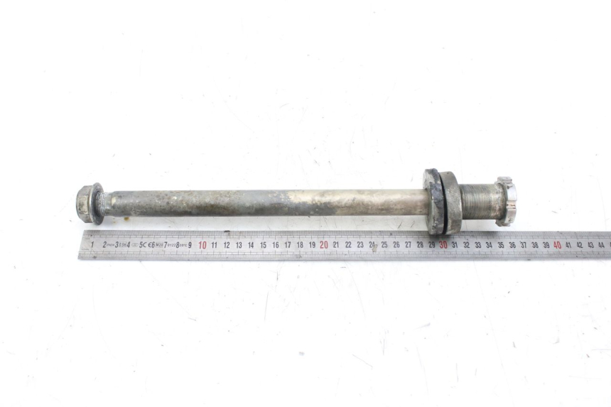 photo de SWINGARM PIVOT AXIS YAMAHA YZF R1 1000 (2007 - 2008)