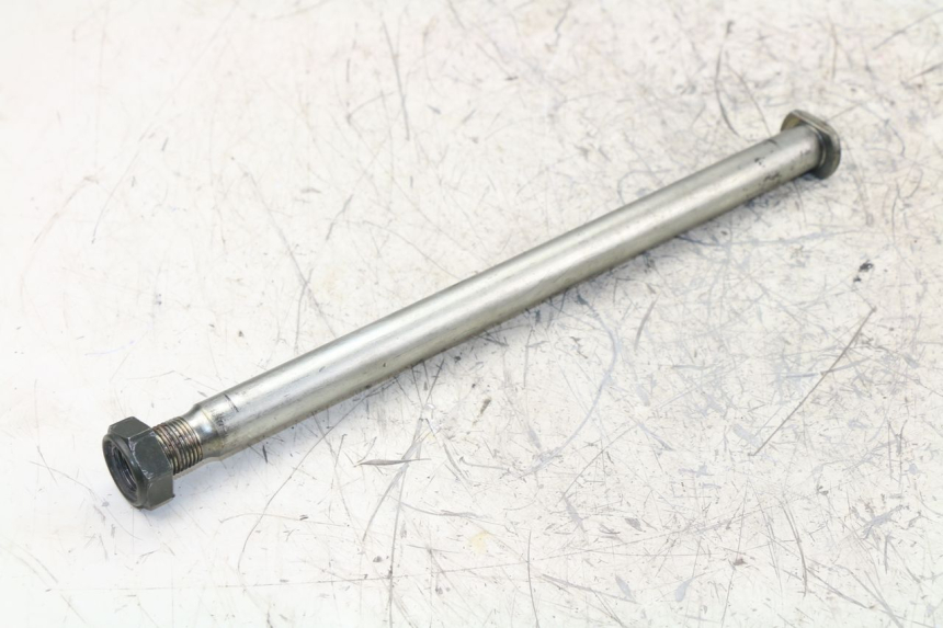 photo de SWING ARM AXLE YAMAHA YZF R1 1000 (1998 - 1999)