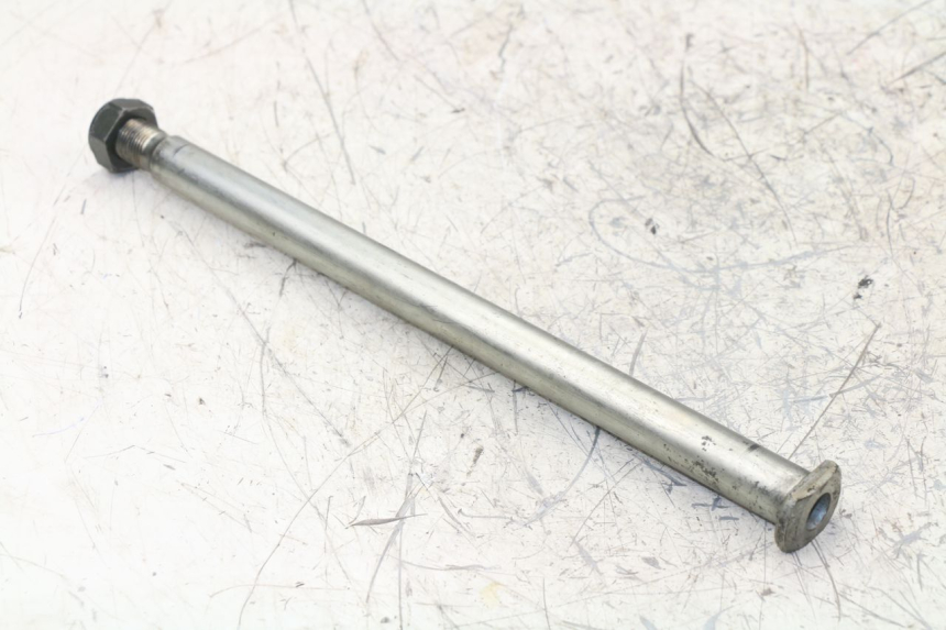 photo de SWING ARM AXLE YAMAHA YZF R1 1000 (1998 - 1999)