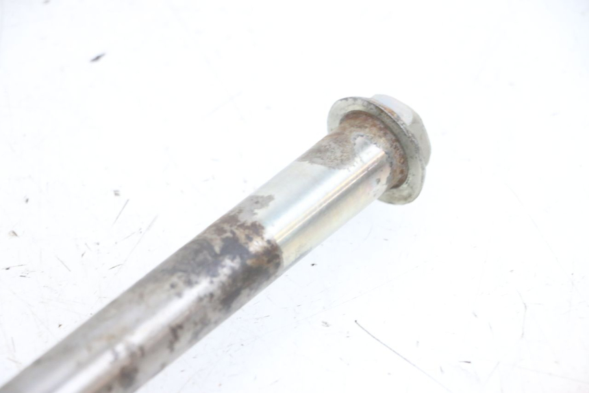 photo de SWING ARM AXLE KAWASAKI ZR 7 750 (1999 - 2001) - Technical close-up
