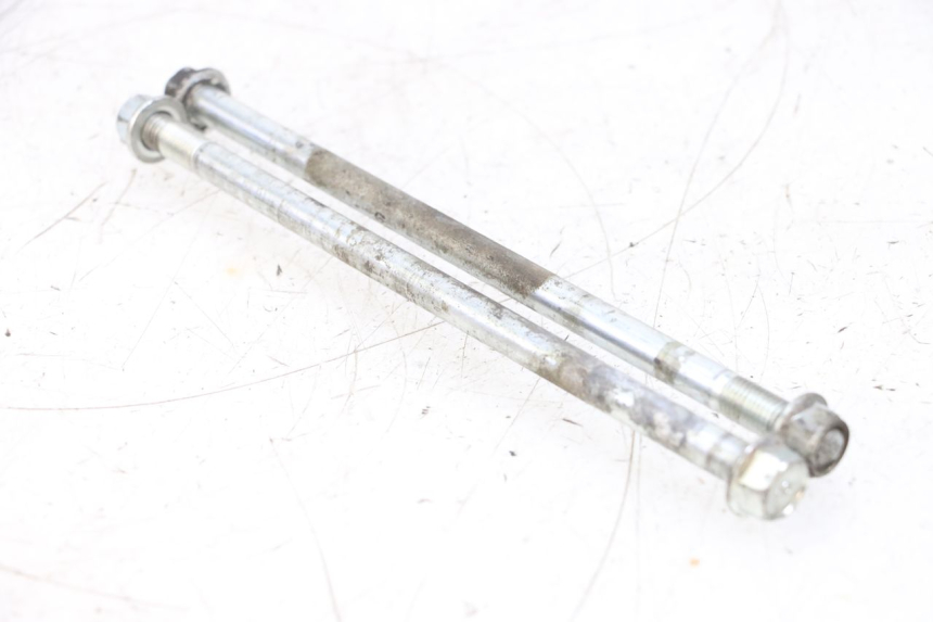 photo de ENGINE AXLE SUZUKI GSXR GSX-R 1000 (2003 - 2004) - Alternative perspective