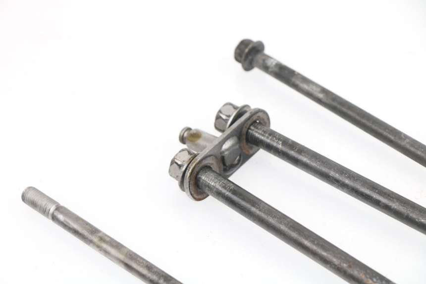 photo de ENGINE AXLE YAMAHA FZ6 FAZER 600 (2007 - 2010)