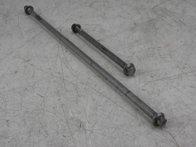 photo de ENGINE AXLE YAMAHA XJR 1300 (2002 - 2006)