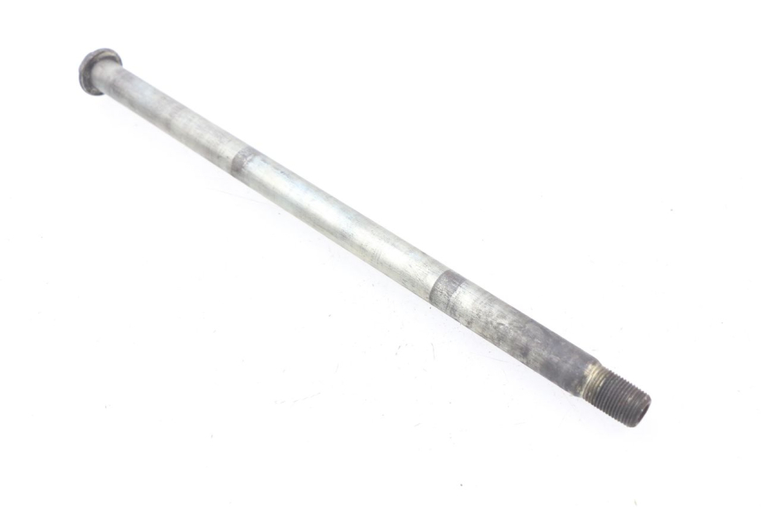 photo de REAR WHEEL AXLE SUZUKI BURGMAN 650 (2002 - 2004)