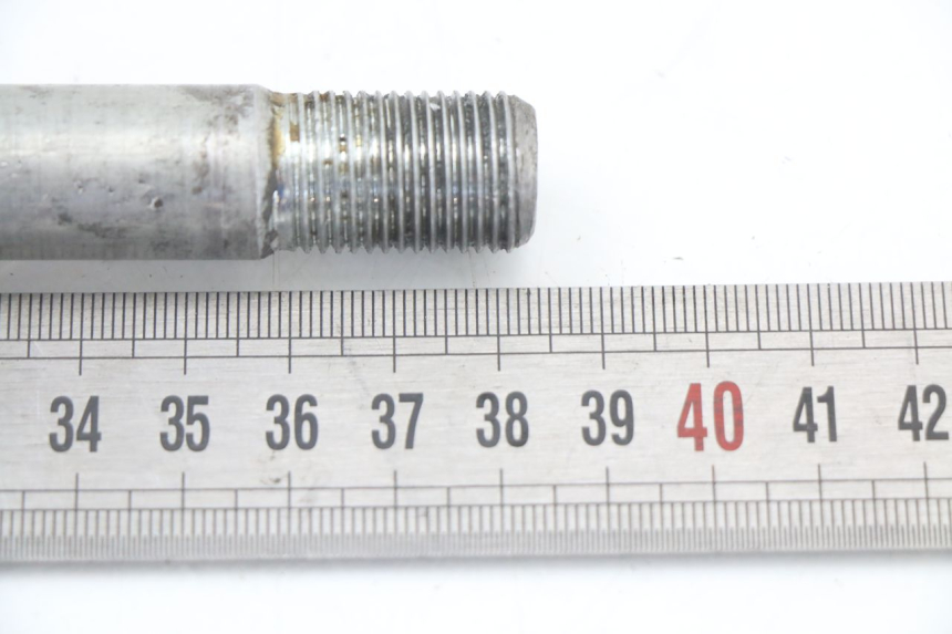 photo de REAR WHEEL AXLE APRILIA CLASSIC 125 (1995 - 2001)
