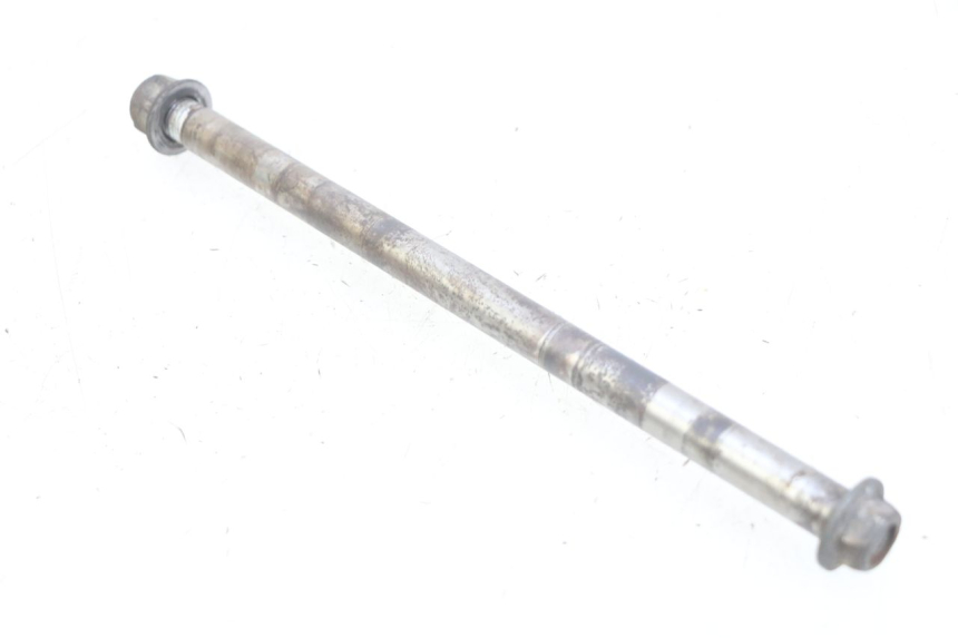 photo de REAR WHEEL AXLE HONDA CM 125 (1983 - 2003)