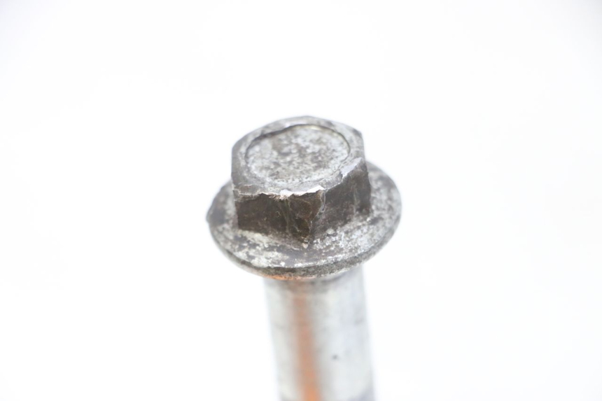 photo de REAR WHEEL AXLE KSR CODE 125 (2018 - 2020) - Alternative perspective