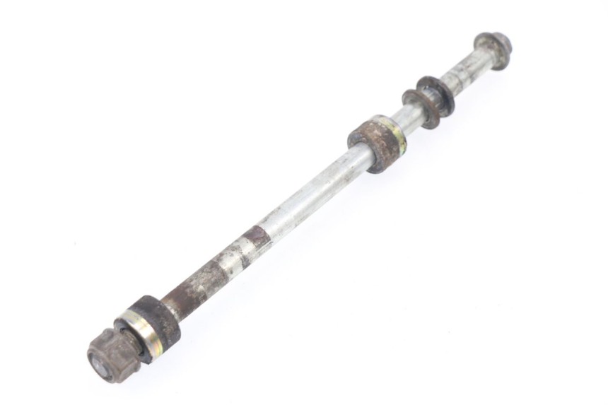 photo de REAR WHEEL AXLE DAELIM VJ ROADWIN 125 (2004 - 2007)