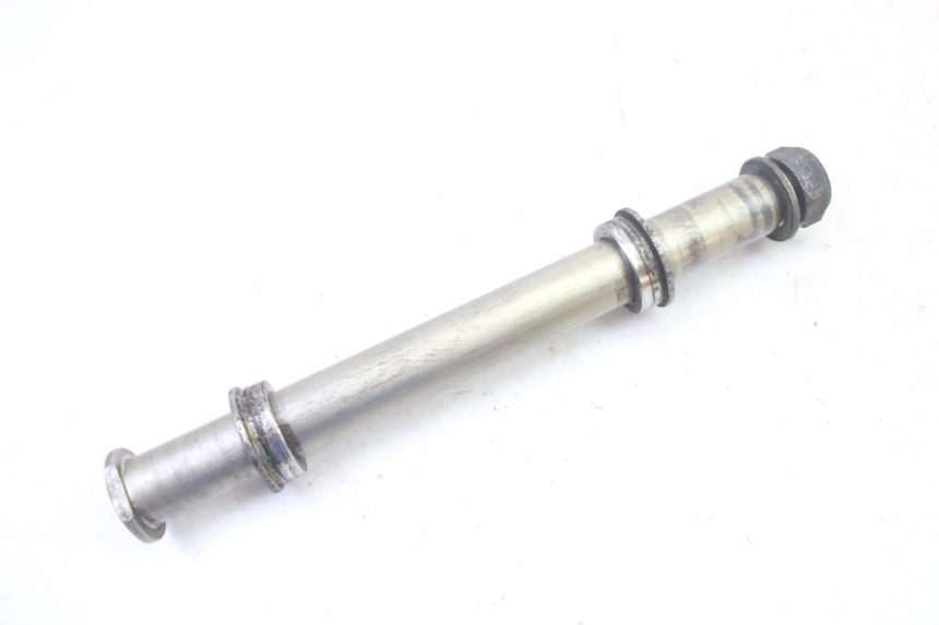 photo de REAR WHEEL AXLE YAMAHA FZ6 FAZER S2 600 (2007 - 2011)