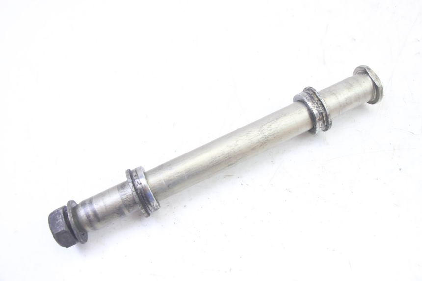 photo de REAR WHEEL AXLE YAMAHA FZ6 FAZER S2 600 (2007 - 2011)