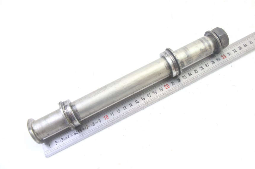 photo de REAR WHEEL AXLE YAMAHA FZ6 FAZER S2 600 (2007 - 2011)