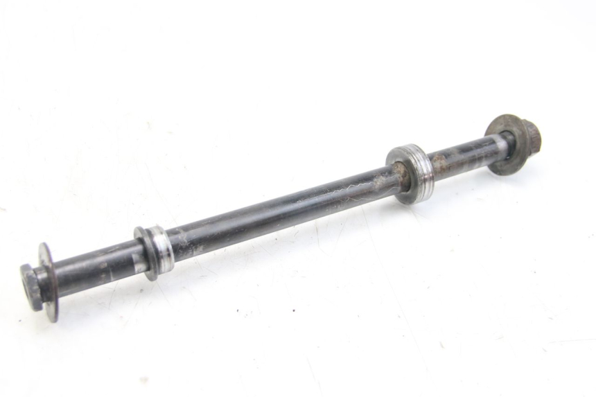 photo de REAR WHEEL AXLE YAMAHA FZS FAZER 600 (2001 - 2003)