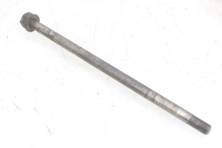 photo de REAR WHEEL AXLE GILERA RK 50 (1996 - 1999)