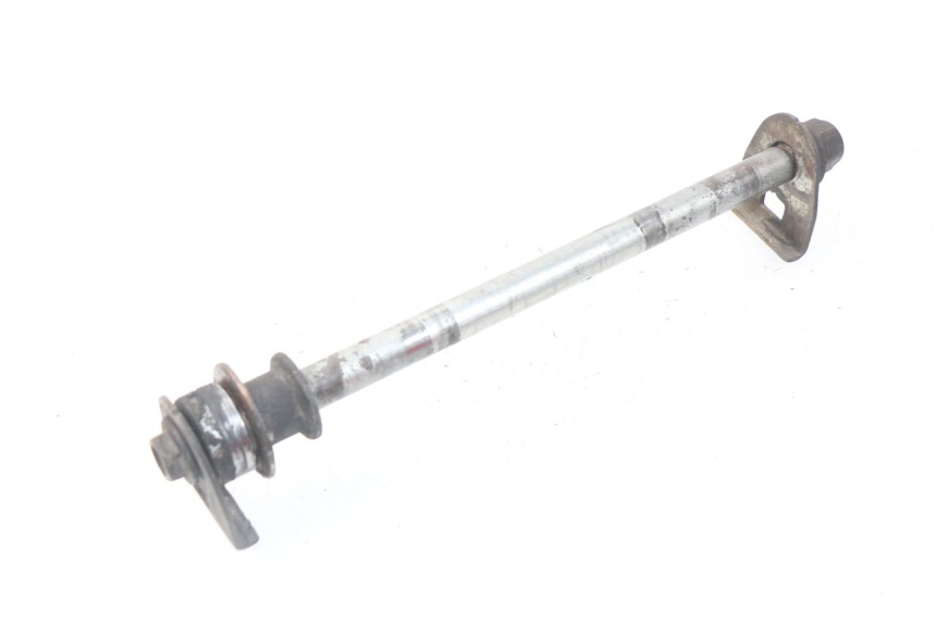 photo de REAR WHEEL AXLE SUZUKI GSX-F GSXF 600 (1998 - 2004)
