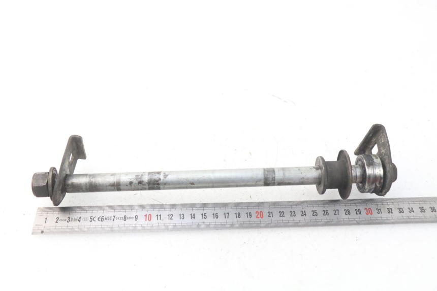 photo de REAR WHEEL AXLE SUZUKI GSX-F GSXF 600 (1998 - 2004)