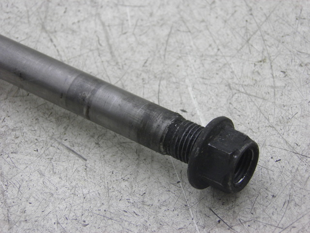 photo de REAR WHEEL AXLE HONDA CM 125 (1983 - 2003)