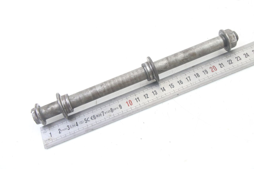 photo de REAR WHEEL AXLE HONDA CR 85 (2003 - 2007)