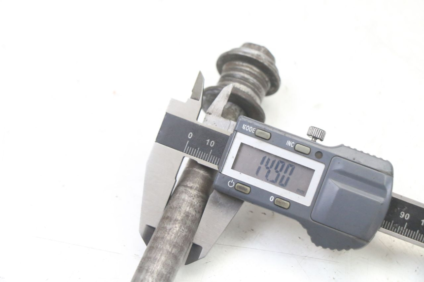 photo de REAR WHEEL AXLE HONDA CR 85 (2003 - 2007)