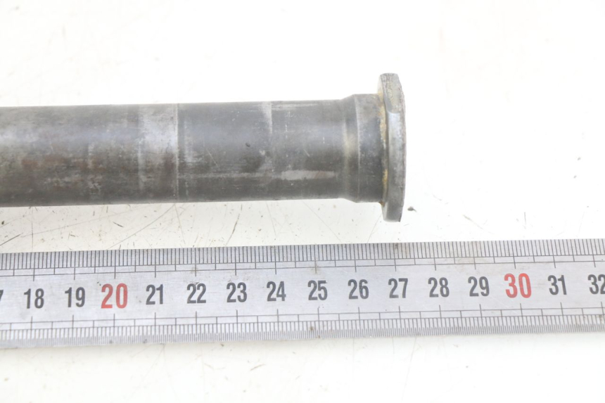 photo de REAR WHEEL AXLE HONDA CRF CR-F 450 (2009 - 2012)