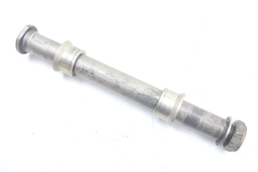 photo de REAR WHEEL AXLE HONDA CRF R 250 (2020 - 2021)