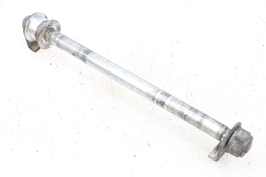 photo de REAR WHEEL AXLE HYOSUNG GF 125 (2001 - 2005)