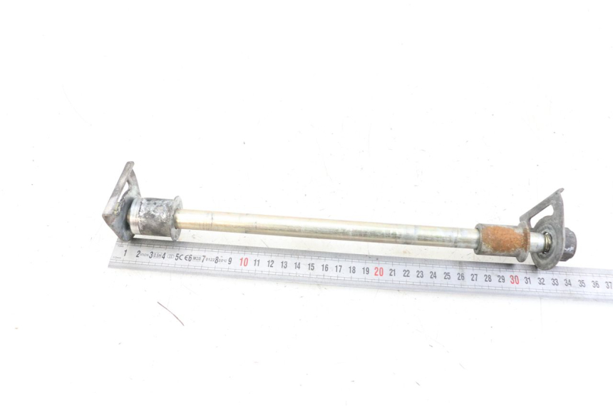 photo de REAR WHEEL AXLE HYOSUNG GV AQUILA 125 (2000 - 2004)