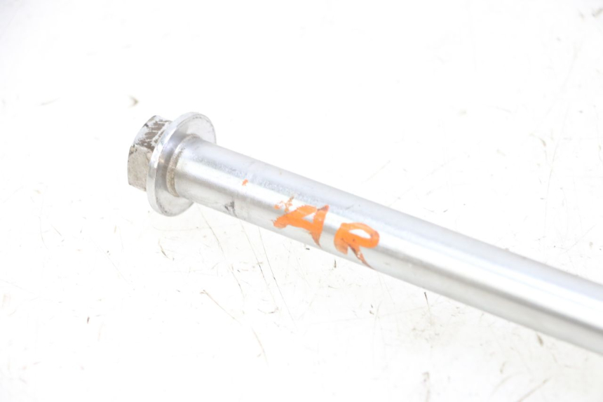 photo de REAR WHEEL AXLE KEEWAY K-LIGHT KLIGHT 125 (2018 - 2025)