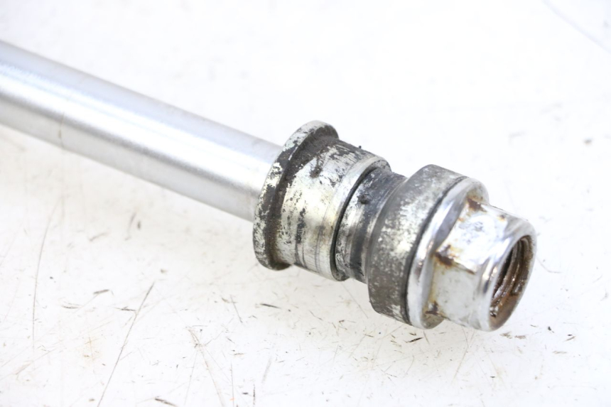 photo de REAR WHEEL AXLE KEEWAY K-LIGHT KLIGHT 125 (2018 - 2025)