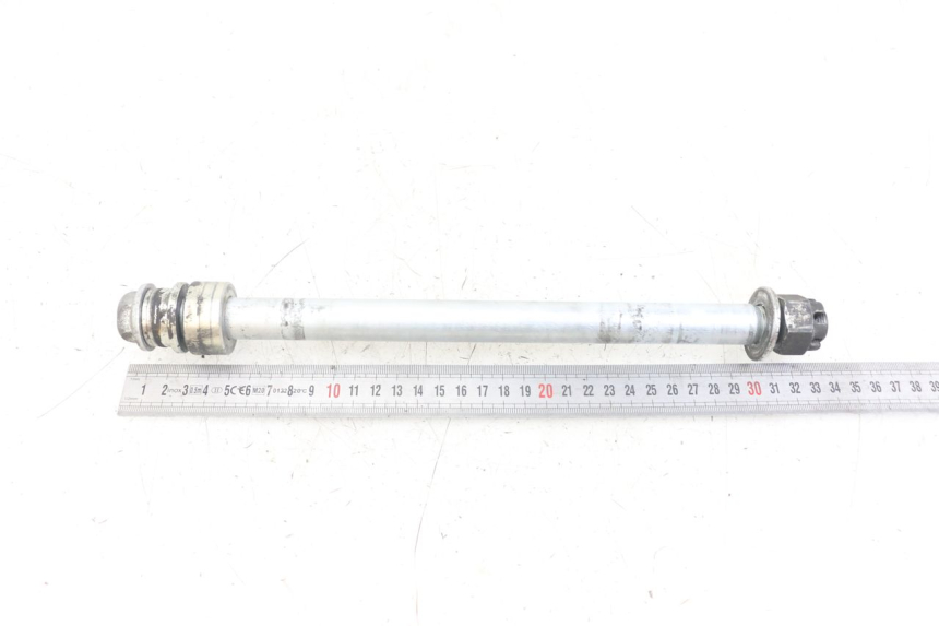 photo de REAR WHEEL AXLE KAWASAKI ER-6 ER6 N 650 (2012 - 2016)