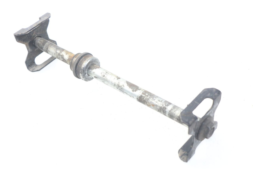 photo de REAR WHEEL AXLE KAWASAKI GPZ S 500 (1994 - 2005)