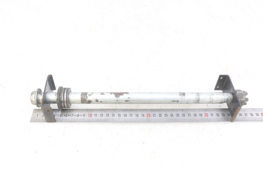 photo de REAR WHEEL AXLE KAWASAKI Z 750 (2007 - 2013)