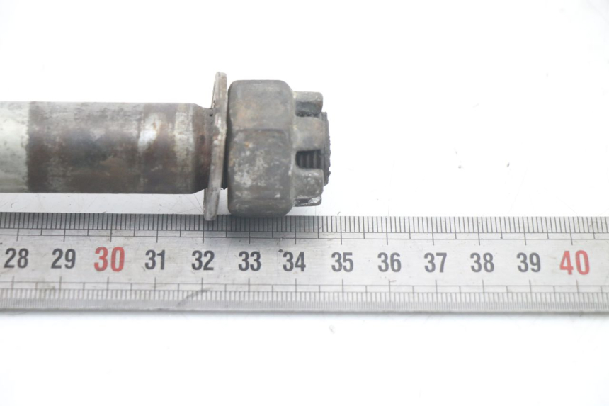 photo de REAR WHEEL AXLE KAWASAKI ZR7 ZR-7 S 750 (1999 - 2004)