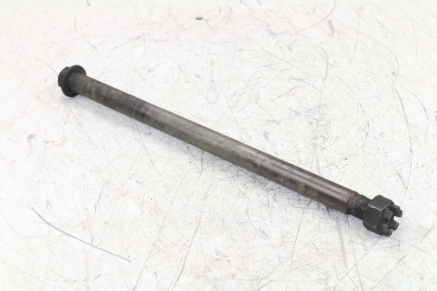 photo de REAR WHEEL AXLE KAWASAKI ZZR 600 (1995 - 2004)